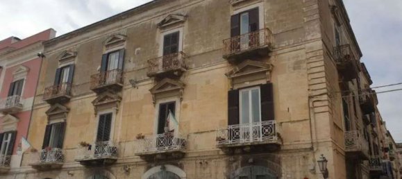 7 rooms Apartment in Trani, Italy No. 185896 15
