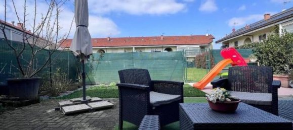 3غرفة شقة في Moncalieri, Italy رقم 35930 65