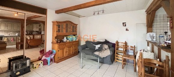 2 bedrooms House in Louvres, France No. 150966 4