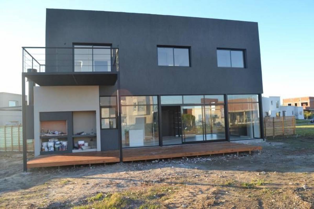 3 bedrooms House in Tigre, Argentina No. 67213