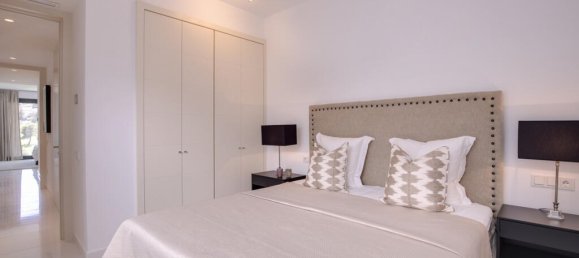 2 bedrooms Apartment in Benahavis, Spain No. 113784 5