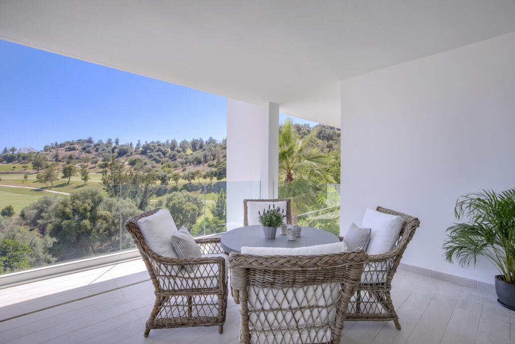 2 bedrooms Apartment in Benahavis, Spain No. 113784