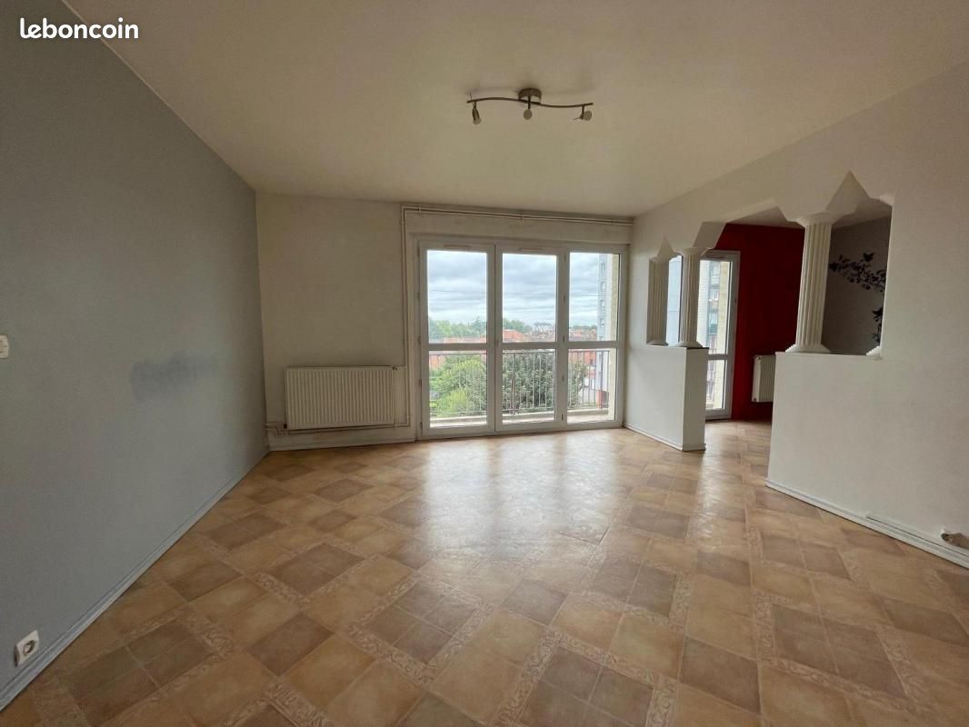 2 bedrooms Apartment in Lille, France No. 243583