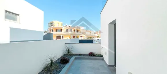 4 bedrooms House in Portimao, Portugal No. 116799 9