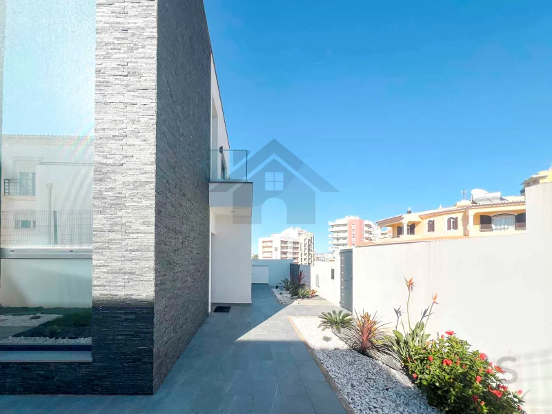 4 bedrooms House in Portimao, Portugal No. 116799