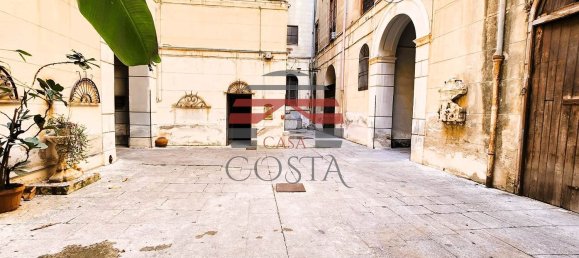 10 rooms Apartment in Palermo, Italy No. 129068 9