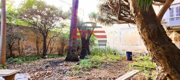 10 rooms Apartment in Palermo, Italy No. 129068 14