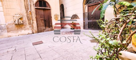 10 rooms Apartment in Palermo, Italy No. 129068 11