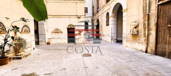 10 rooms Apartment in Palermo, Italy No. 129068 7