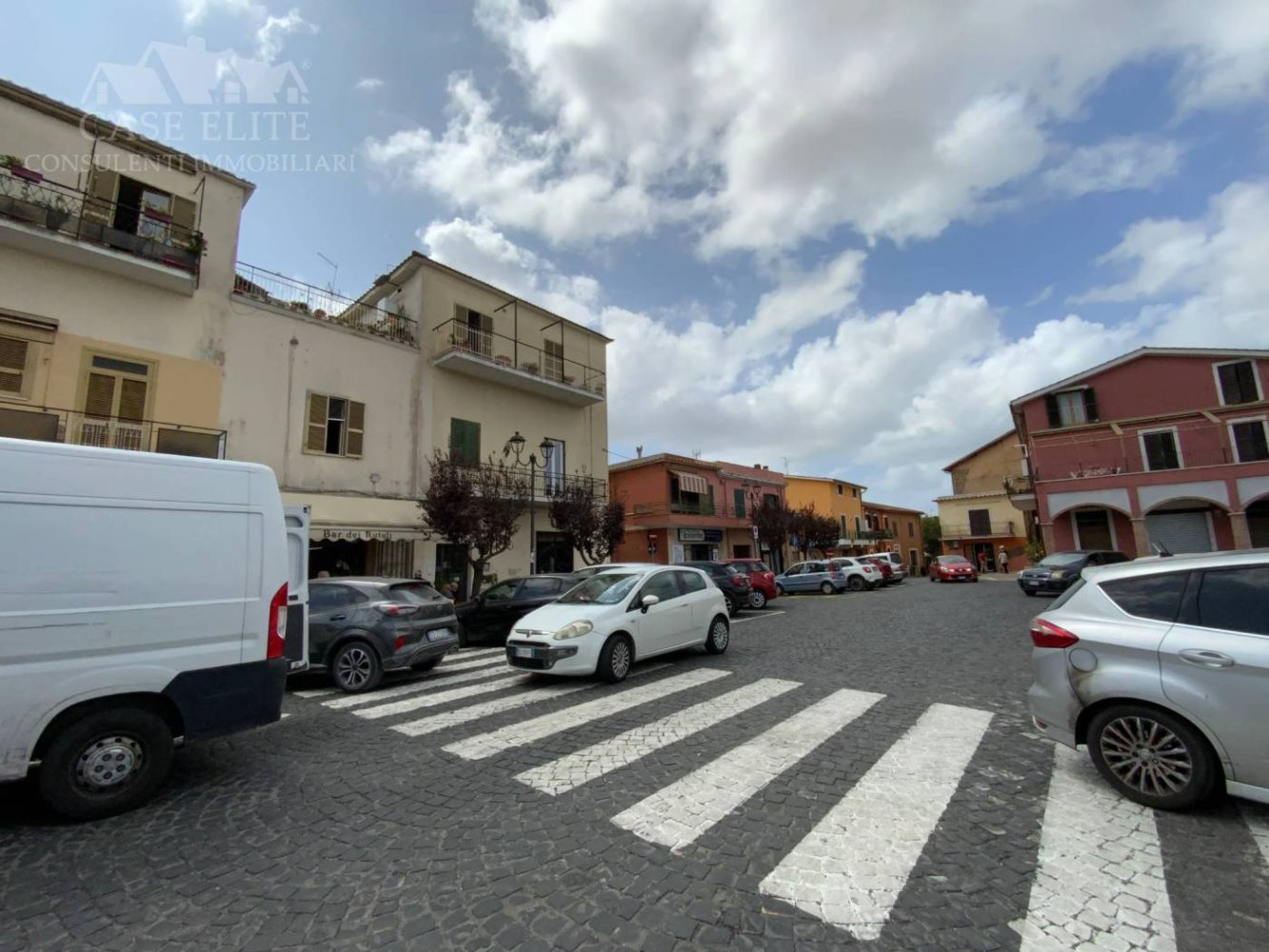 Коммерческая недвижимость с 1 комнатой в Ардеа, Италия № 294077