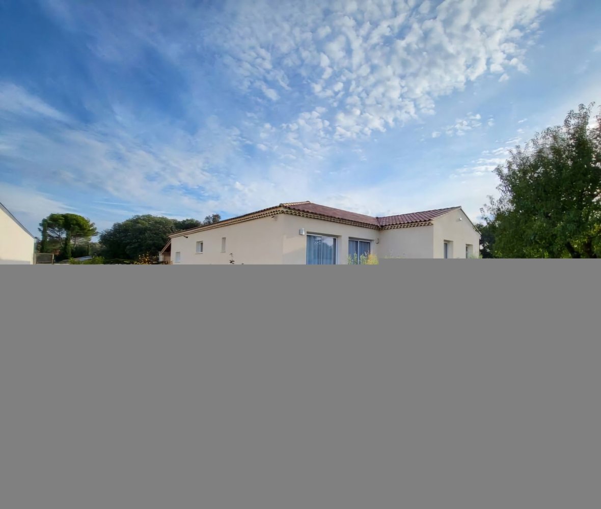 4 bedrooms House in Mazan, France No. 206757