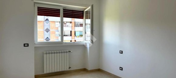 2 bedrooms Apartment in Rome, Italy No. 263315 12