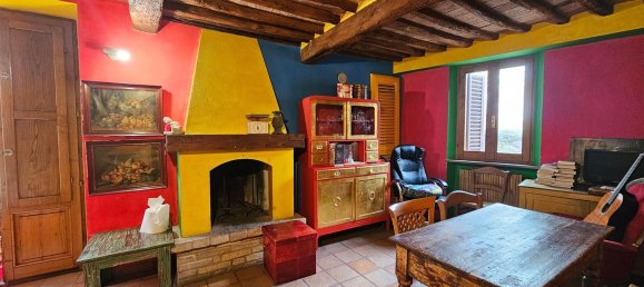 Квартира с 2 комнатами в Сан Джиминьяно, Италия № 127771 16