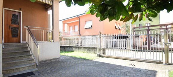 1 Schlafzimmer Villa in Monza, Italy, Nr. 54847 58