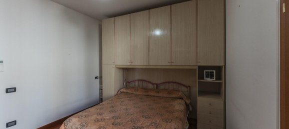 6 rooms Apartment in San Pietro in Casale, Italy No. 35337 9