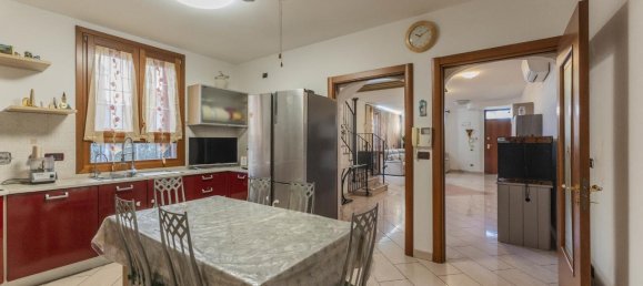 6 rooms Apartment in San Pietro in Casale, Italy No. 35337 36