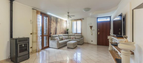 6 rooms Apartment in San Pietro in Casale, Italy No. 35337 29