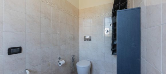 6 rooms Apartment in San Pietro in Casale, Italy No. 35337 4