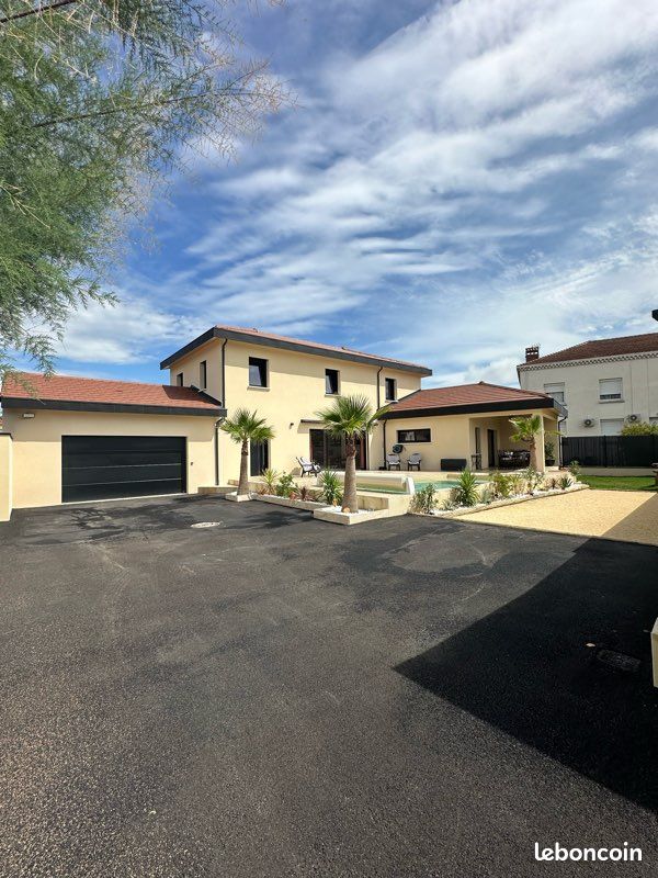 Villa de 5 dormitorios en Romans-sur-Isere, France No. 339111