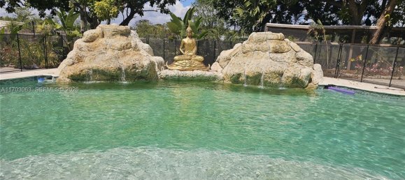 3 Schlafzimmer Villa in Miami, USA, Nr. 615395 5