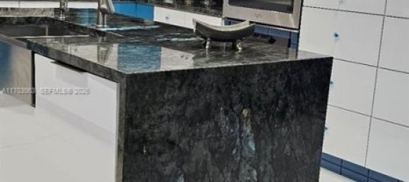 3 Schlafzimmer Villa in Miami, USA, Nr. 615395 25