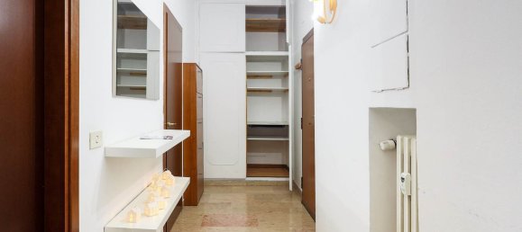 1 bedroom Apartment in Rome, Italy No. 377721 2