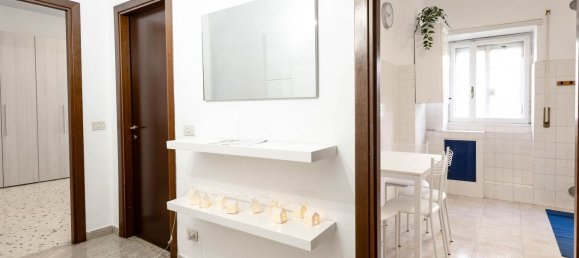 1 bedroom Apartment in Rome, Italy No. 377721 3