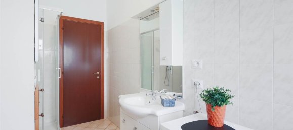 1 bedroom Apartment in Rome, Italy No. 377721 19