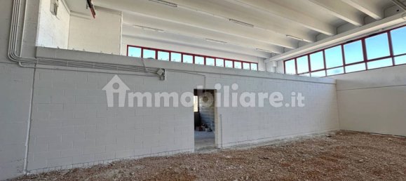 1550m² Warehouse in Lavagno, Italy No. 377855 4