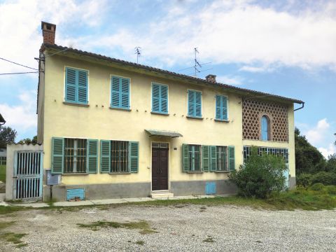 3 bedrooms House in Vignale Monferrato, Italy No. 160185
