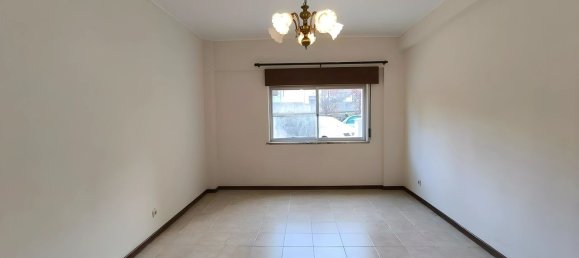 3 bedrooms Apartment in Loures, Portugal No. 95031 2