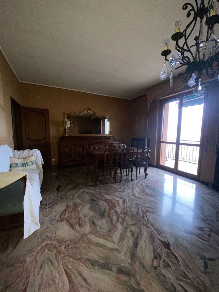 6 rooms Apartment in Alessandria, Italy No. 51427