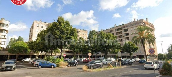 1 room Commercial property in Rome, Italy No. 52578 16