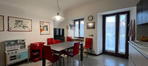 Дом с 6 комнатами в Кьяверано, Италия № 119256 7