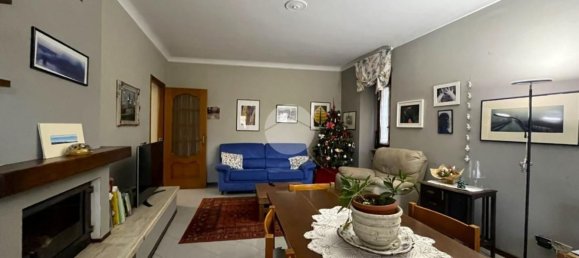 Дом с 6 комнатами в Кьяверано, Италия № 119256 11