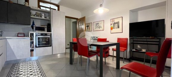 Дом с 6 комнатами в Кьяверано, Италия № 119256 6