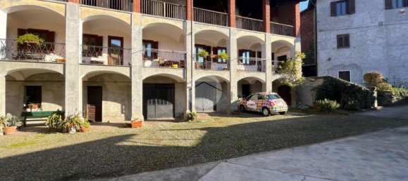 Дом с 6 комнатами в Кьяверано, Италия № 119256 4