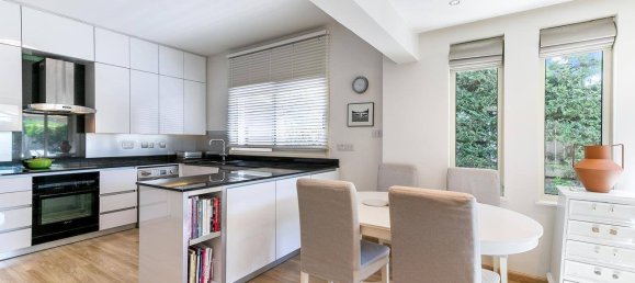 4 bedrooms Villa in Limassol, Cyprus No. 33651 9