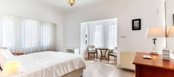 4 bedrooms Villa in Limassol, Cyprus No. 33651 8