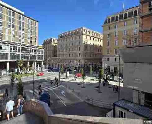 Офис с 5 комнатами в Генуя, Италия № 36442