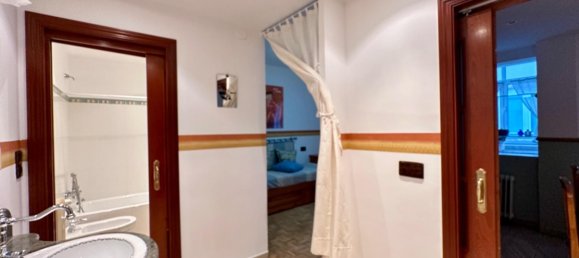 Квартира с 3 спальнями в Леон, Испания № 156971 18