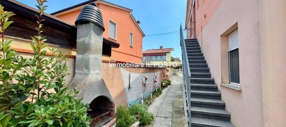 1 bedroom Apartment in Comacchio, Italy No. 64141 3