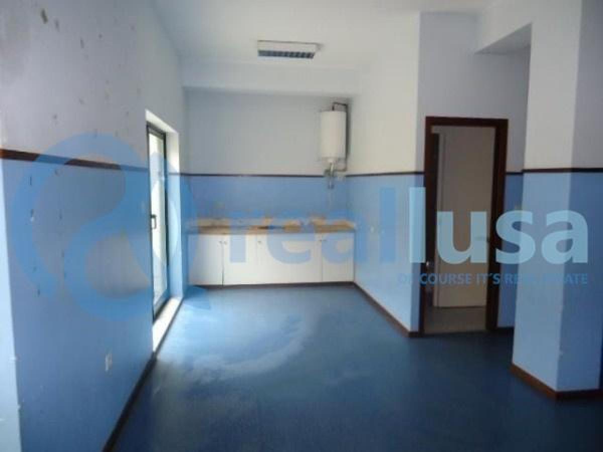  محل تجاري في Vila Nova de Gaia, Portugal 117متر مربع رقم 8257