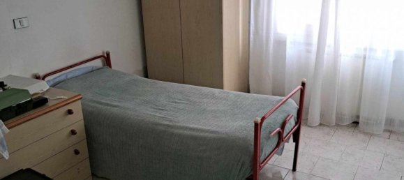 4-salle Appartement à Ravenna, Italy No. 8717 11