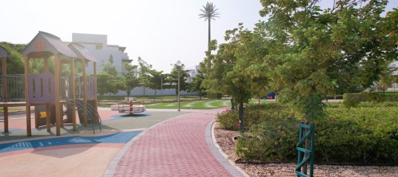 4 bedrooms Villa in Dubai, UAE No. 56235 8