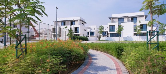 4 bedrooms Villa in Dubai, UAE No. 56235 3