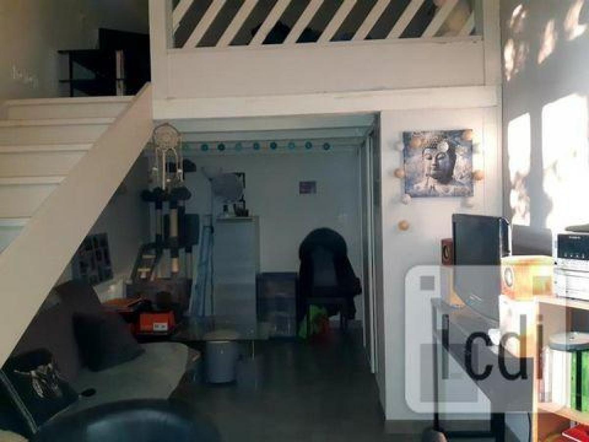 Apartamento de 2 dormitorios en Entrecasteaux, France No. 36139