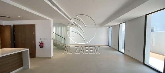 4 bedrooms Townhouse in Yas Island, UAE No. 29786 2