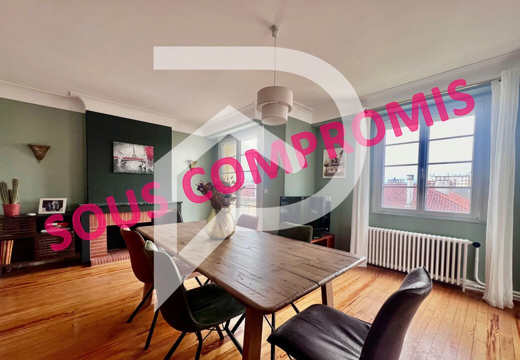 2 bedrooms Apartment in Pau, France No. 185248