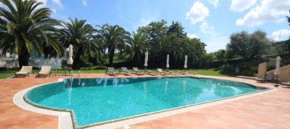 Квартира с 4 комнатами в Генуя, Италия № 2096 41